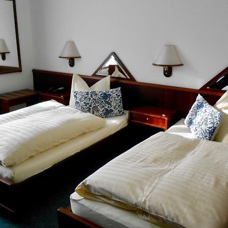 Hotel Froschkoenig Battenhausen エクステリア 写真