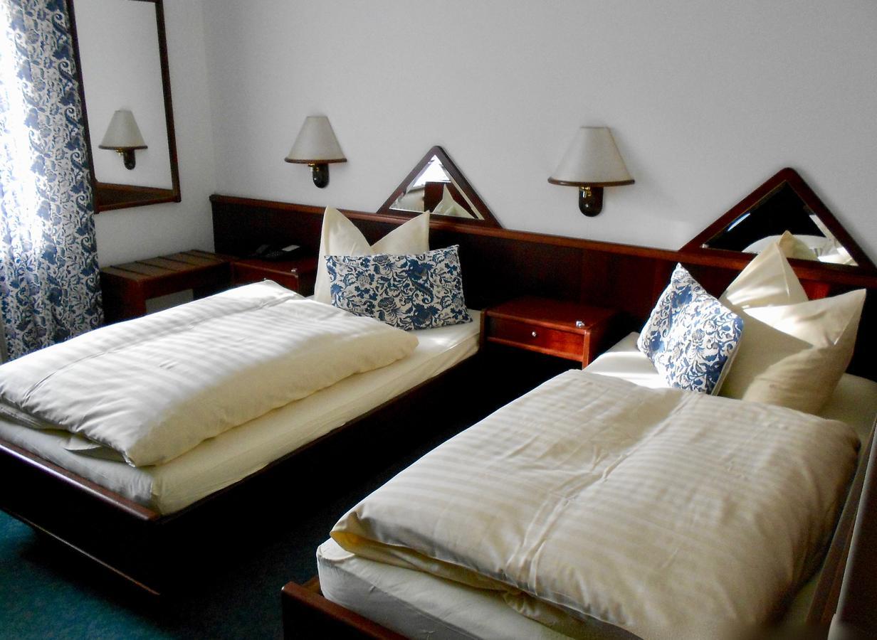 Hotel Froschkoenig Battenhausen エクステリア 写真